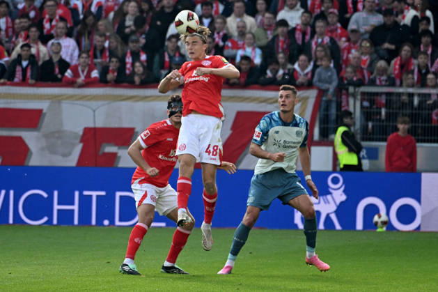 10.10.2026, xsltx, Fussball 1.Bundesliga, FSV Mainz 05 - Bayer 04 Leverkusen v.l. Kacper Potulski (FSV Mainz 05) (DFL DFB REGULATIONS PROHIBIT ANY USE OF PHOTOGRAPHS as IMAGE SEQUENCES and or QUASI-VIDEO) Mainz