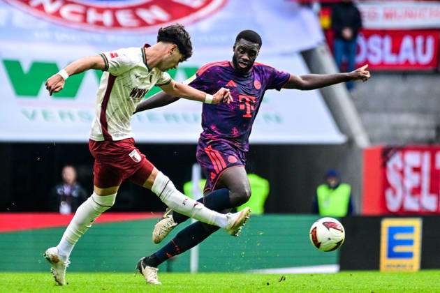 10.10.2026, GER, Fußball, Herren, 1. Bundesliga, 5. Spieltag, FC Augsburg vs FC Bayern München Rodrigo Ribeiro (FC Augsburg, 9), Dayot Upamecano (Bayern Muenchen, 2) Augsburg WWK-Arena Bayern Deutschland Copyright: xNordphotox xHafnerx