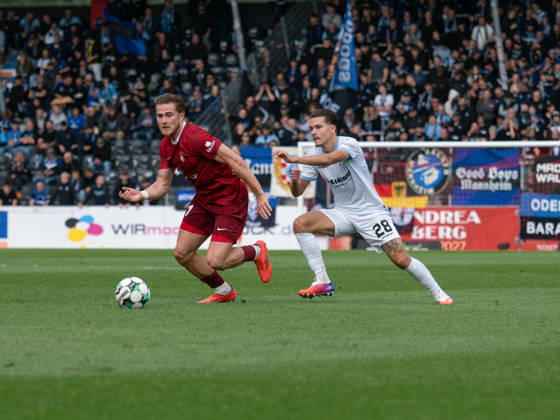 Zweikampf Tim Rossmann (SG Sonnenhof Grossaspach, 11) gegen Diego Michel (SV Waldhof Mannheim, 28), Laufduell Sprintduell Ballbesitz GER, Fussball, SG Sonnenhof Grossaspach vs. SV Waldhof Mannheim, 3. Liga, 8. Spieltag, Aspach, Saison 2026 2027, 10.10.2026 GER, Fussball, SG Sonnenhof Grossaspach vs. SV Waldhof Mannheim, 3. Liga, 8. Spieltag, Aspach, Saison 2026 2027, 10.10.2026 Aspach Copyright: xCarstenxSchweringx EP_CSG