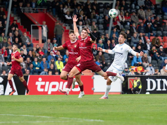 Zweikampf Jan Elias Rahn (SG Sonnenhof Grossaspach, 08) gegen Masca (SV Waldhof Mannheim, 11), Laufduell Sprintduell Ballbesitz GER, Fussball, SG Sonnenhof Grossaspach vs. SV Waldhof Mannheim, 3. Liga, 8. Spieltag, Aspach, Saison 2026 2027, 10.10.2026 GER, Fussball, SG Sonnenhof Grossaspach vs. SV Waldhof Mannheim, 3. Liga, 8. Spieltag, Aspach, Saison 2026 2027, 10.10.2026 Aspach Copyright: xCarstenxSchweringx EP_CSG