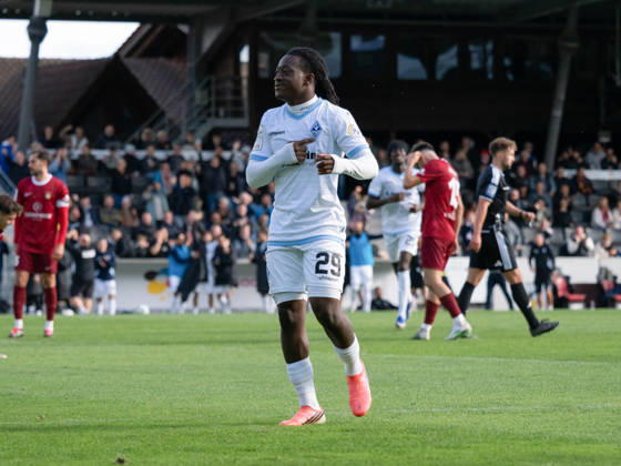 TOR zum 1:3 durch Nolan Muteba N Tumba (SV Waldhof Mannheim, 29) Torjubel, Jubel Freude Emotion Teamjubel Gestik Geste GER, Fussball, SG Sonnenhof Grossaspach vs. SV Waldhof Mannheim, 3. Liga, 8. Spieltag, Aspach, Saison 2026 2027, 10.10.2026 GER, Fussball, SG Sonnenhof Grossaspach vs. SV Waldhof Mannheim, 3. Liga, 8. Spieltag, Aspach, Saison 2026 2027, 10.10.2026 Aspach Copyright: xCarstenxSchweringx EP_CSG