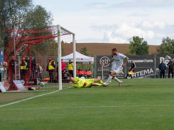 TOR zum 1:5 durch Noah Sarenren Bazee (SV Waldhof Mannheim, 37) Torjubel, Jubel Freude Emotion Teamjubel Gestik Geste GER, Fussball, SG Sonnenhof Grossaspach vs. SV Waldhof Mannheim, 3. Liga, 8. Spieltag, Aspach, Saison 2026 2027, 10.10.2026 GER, Fussball, SG Sonnenhof Grossaspach vs. SV Waldhof Mannheim, 3. Liga, 8. Spieltag, Aspach, Saison 2026 2027, 10.10.2026 Aspach Copyright: xCarstenxSchweringx EP_CSG