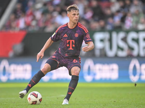Joshua Kimmich (FC Bayern Muenchen) in Aktion, am Ball, Einzelaktion waehrend des spiels der 1. Bundesliga zwischen FC Augsburg und FC Bayern Muenchen, WWK Arena am 10. October 2026 in Augsburg, Deutschland. (Foto von Harry Langer DeFodi Images) +++ Joshua Kimmich (FC Bayern Muenchen) controls the Ball during the Bundesliga match between FC Augsburg and FC Bayern Muenchen at WWK Arena on October 10, 2026 in Augsburg, Germany. (Photo by Harry Langer DeFodi Images) DFB DFL REGULATIONS PROHIBIT ANY USE OF PHOTOGRAPHS AS IMAGE SEQUENCES AND OR QUASI-VIDEO. (Photo by Harry Langer DeFodi Images) DFB DFL REGULATIONS PROHIBIT ANY USE OF PHOTOGRAPHS AS IMAGE SEQUENCES AND OR QUASI-VIDEO. -