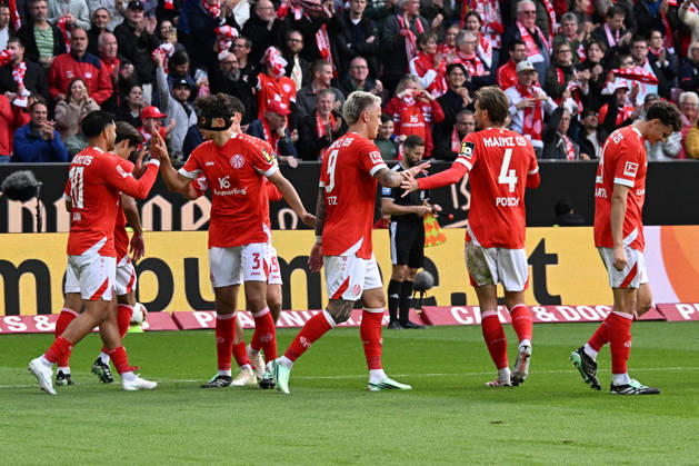 10.10.2026, xsltx, Fussball 1.Bundesliga, FSV Mainz 05 - Bayer 04 Leverkusen v.l. Torjubel nach dem Tor zum celebrating the goal celebrate 2:2 durch Anthony Caci (FSV Mainz 05) (DFL DFB REGULATIONS PROHIBIT ANY USE OF PHOTOGRAPHS as IMAGE SEQUENCES and or QUASI-VIDEO) Mainz