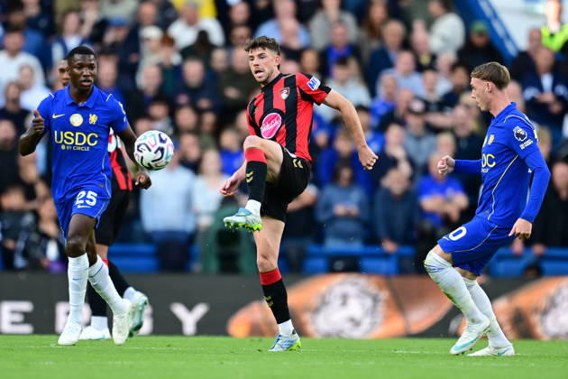 Chelsea v Bournemouth, Premier League AFC Bournemouth midfielder Ryan Christie (10) under pressure from Chelsea midfielder Cole Palmer (10) during the Premier League match between Chelsea and Bournemouth at Stamford Bridge, London, UK on 10 October 2026. London Stamford Bridge Greater London UK Editorial use only DataCo restrictions apply See www.football-dataco.com , Copyright: xDennisxGoodwinx PSI-24979-0021