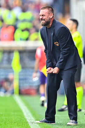 October 10, 2026, Genoa, ITALY: Genoa™s Italian head coach Daniele De Rossi during the Italian Serie A soccer match Genoa Cfc vs Acf Fiorentina at Luigi Ferraris stadium in Genoa, Italy, 10 October 2026. ANSA STRINGER. Serie A - Genoa Cfc Vs Acf Fiorentina  - ZUMAa110 20261010_zaf_a110_013 Copyright: xStringerx