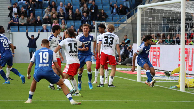 10.10.2026, xrekx, Fussball 1.Bundesliga, TSG 1899 Hoffenheim - Hamburger SV v.l. Torjubel nach dem Tor zum celebrating the goal celebrate 1:1 durch Fisnik Asllani (TSG 1899 Hoffenheim) (DFL DFB REGULATIONS PROHIBIT ANY USE OF PHOTOGRAPHS as IMAGE SEQUENCES and or QUASI-VIDEO) Sinsheim