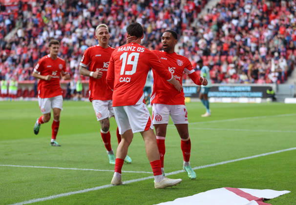 10.10.2026, Fussball Bundesliga, 1. FSV Mainz 05 - Bayer 04 Leverkusen, v.l., Torjubel zum 2:2 durch Anthony Caci (FSV Mainz 05), Goal celebration, celebrate the goal DFL DFB REGULATIONS PROHIBIT ANY USE OF PHOTOGRAPHS AS IMAGE SEQUENCES AND OR QUASI-VIDEO. xdcx Copyright: HMBxMedia Claus