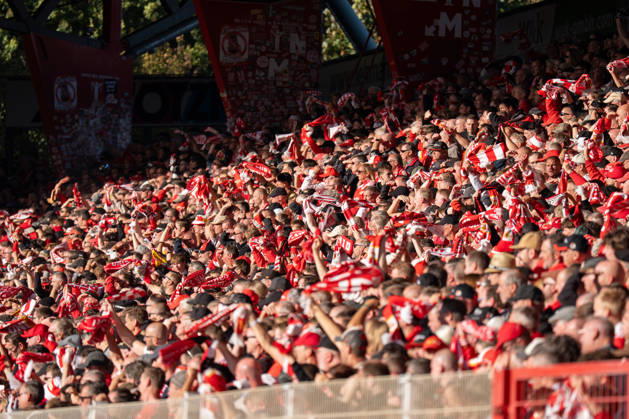 Deutschland: Fussball 1. Bundesliga, 5. Spieltag 2026 2027, 1.FC Union Berlin - SV Elversberg am 10.10.2026 in Berlin (Stadion An der Alten Försterei): Fans von Union Copyright: xSvenxHeidmannx