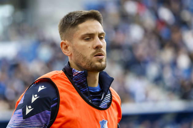 Andrej Kramaric (TSG Hoffenheim, 27) beim Aufwärmen während des Spiels , Deutschland, Fussball, 1. Bundesliga, 5.Spieltag, 2026 2027, TSG Hoffenheim vs. Hamburger SV, 10.10.2026, Sinsheim SNP Arena Deutschland Copyright: xGrantxHubbsx