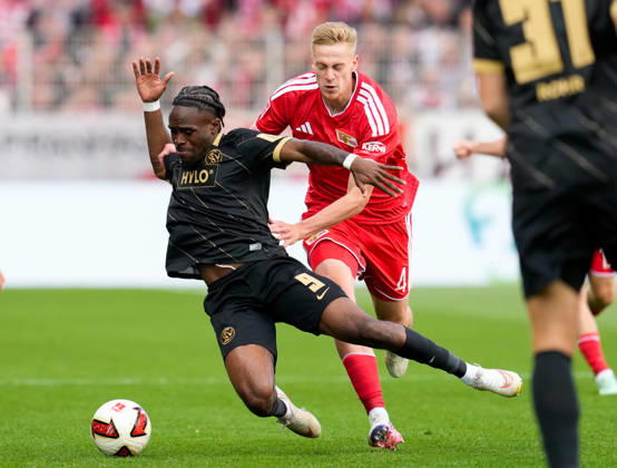 Noel Futkeu (SV Elversberg, 9) im Zweikampf mit Zeno van den Bosch (1. FC Union Berlin, 4) GER, 1.FC Union Berlin vs SV Elversberg, 1. Bundesliga, 5. Spieltag, Saison 2026-27, Stadion An der Alten Foersterei, Berlin, 10.10.2026 DFL REGULATIONS PROHIBIT ANY USE OF PHOTOGRAPHS AS IMAGE SEQUENCES AND OR QUASI-VIDEO 1.FC Union Berlin vs SV Elversberg, 1. Bundesliga, 5. Spieltag, Saison 2026-27, 10.10.2026 Berlin Copyright: xEibner-Pressefoto ScottxColemanx EP_SCN