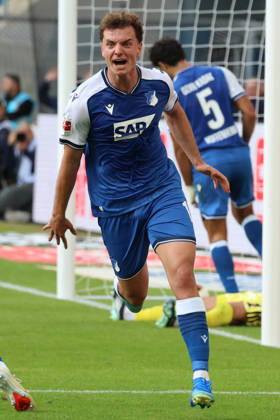 10.10.2026, xrekx, Fussball 1.Bundesliga, TSG 1899 Hoffenheim - Hamburger SV v.l. Torjubel nach dem Tor zum celebrating the goal celebrate 1:1 durch Fisnik Asllani (TSG 1899 Hoffenheim) (DFL DFB REGULATIONS PROHIBIT ANY USE OF PHOTOGRAPHS as IMAGE SEQUENCES and or QUASI-VIDEO) Sinsheim