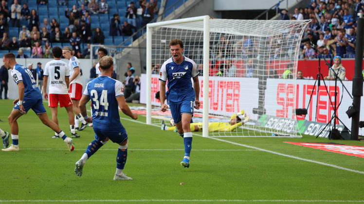 10.10.2026, xrekx, Fussball 1.Bundesliga, TSG 1899 Hoffenheim - Hamburger SV v.l. Torjubel nach dem Tor zum celebrating the goal celebrate 1:1 durch Fisnik Asllani (TSG 1899 Hoffenheim) (DFL DFB REGULATIONS PROHIBIT ANY USE OF PHOTOGRAPHS as IMAGE SEQUENCES and or QUASI-VIDEO) Sinsheim