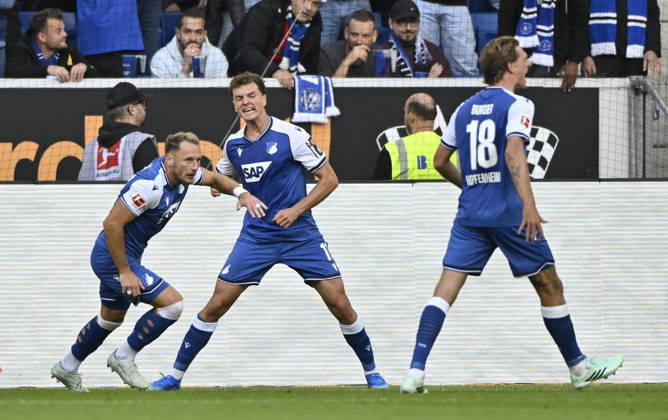 TOR zum 1:1 Fisnik Asllani TSG 1899 Hoffenheim (11) Torjubel Vladimir Coufal TSG 1899 Hoffenheim (34) Wouter Burger TSG 1899 Hoffenheim (18) TSG 1899 Hoffenheim vs Hamburger SV HSV 10.10.2026 DFL REGULATIONS PROHIBIT ANY USE OF PHOTOGRAPHS AS IMAGE SEQUENCES AND OR QUASI-VIDEO TSG 1899 Hoffenheim vs Hamburger SV HSV