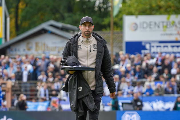 Deutschland: Fussball, 3. Liga, 8. Spieltag, Hänsch-Arena, Meppen, Emsland, Niedersachsen, SV Meppen vs. VfB Stuttgart U21, U 21 VfB Stuttgart II: Steffen Puttkammer (Co-Trainer, SV Meppen) Copyright: xMichelxWittex