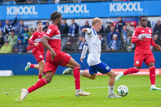 Deutschland: Fussball, 3. Liga, 8. Spieltag, Hänsch-Arena, Meppen, Emsland, Niedersachsen, SV Meppen vs. VfB Stuttgart U21, U 21 VfB Stuttgart II: Luca Prasse (SV Meppen, 31) Torschuss Copyright: xMichelxWittex