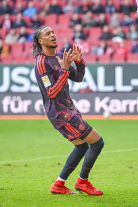 Michael Olise (FC Bayern Muenchen) gestikuliert, gestik waehrend des spiels der 1. Bundesliga zwischen FC Augsburg und FC Bayern Muenchen, WWK Arena am 10. October 2026 in Augsburg, Deutschland. (Foto von Harry Langer DeFodi Images) +++ Michael Olise (FC Bayern Muenchen) gestures during the Bundesliga match between FC Augsburg and FC Bayern Muenchen at WWK Arena on October 10, 2026 in Augsburg, Germany. (Photo by Harry Langer DeFodi Images) DFB DFL REGULATIONS PROHIBIT ANY USE OF PHOTOGRAPHS AS IMAGE SEQUENCES AND OR QUASI-VIDEO. (Photo by Harry Langer DeFodi Images) DFB DFL REGULATIONS PROHIBIT ANY USE OF PHOTOGRAPHS AS IMAGE SEQUENCES AND OR QUASI-VIDEO. -