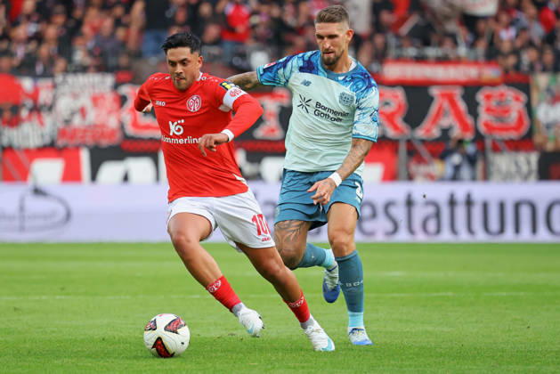 Mainz, Deutschland 10. Oktober 2026: 1. Bundesliga - 2026 2027 - 5. Spieltag - 1. FSV Mainz 05 gegen Bayer 04 Leverkusen Im Bild: v. li. im Zweikampf Nadiem Amiri (M05) gegen Patrik Schick (B04). DFL regulations prohibit any use of photographs as image sequences and or quasi-video Mewa Arena Rheinland - Pfalz Copyright: xFotostandx xRacochax
