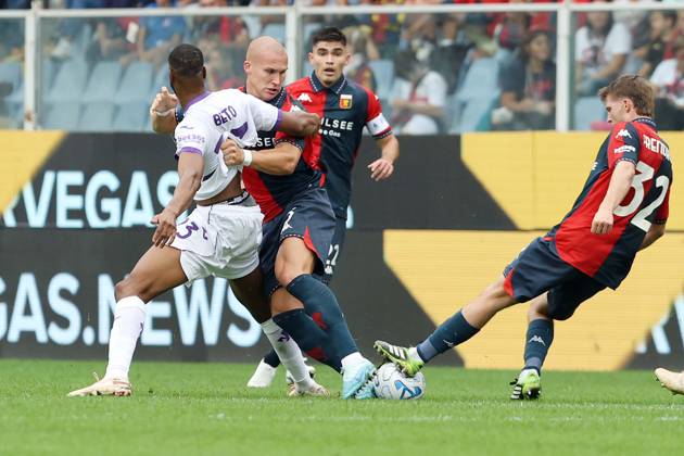 Foto IPP ACGE Genova 10 10 2026 Campionato Serie A 2025 2026 Genoa-Fiorentina nella foto: Leo Skiri Ostigard, Beto Gomes Italy Photo Press World Copyright Genova italy Italia ITALY  Copyright: xR4924_italyphotopressx