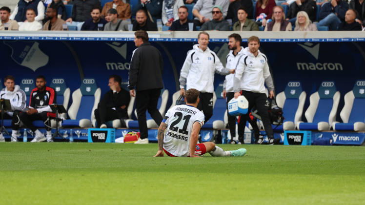 10.10.2026, xrekx, Fussball 1.Bundesliga, TSG 1899 Hoffenheim - Hamburger SV v.l. Nicolai Remberg (Hamburger SV) verletzt, Verletzung, Schmerz, Schmerzen, injured, injury, pain, pains (DFL DFB REGULATIONS PROHIBIT ANY USE OF PHOTOGRAPHS as IMAGE SEQUENCES and or QUASI-VIDEO) Sinsheim