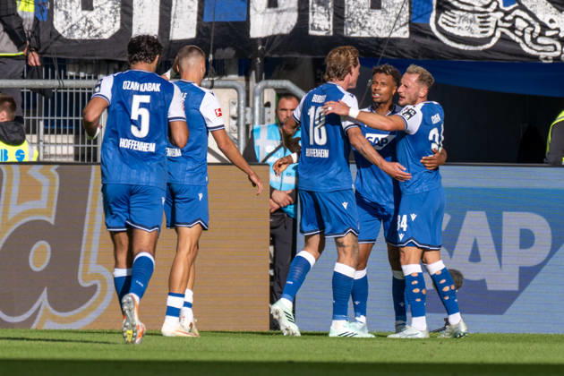 Torschütze Bambase Conte (TSG 1899 Hoffenheim) freut sich zu früh, sein Tor wird annulliert. xettx, Deutschland, Sinsheim, 10.10.2026, Fussball, Bundesliga: TSG 1899 Hoffenheim vs Hamburger SV, Saison 2026 2027, 5. Spieltag, SNP Arena DFL DFB REGULATIONS PROHIBIT ANY USE OF PHOTOGRAPHS AS IMAGE SEQUENCES AND OR QUASI-VIDEO.