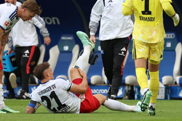 10.10.2026, xrekx, Fussball 1.Bundesliga, TSG 1899 Hoffenheim - Hamburger SV v.l. Nicolai Remberg (Hamburger SV) verletzt, Verletzung, Schmerz, Schmerzen, injured, injury, pain, pains (DFL DFB REGULATIONS PROHIBIT ANY USE OF PHOTOGRAPHS as IMAGE SEQUENCES and or QUASI-VIDEO) Sinsheim