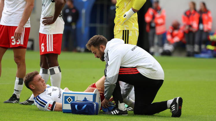 10.10.2026, xrekx, Fussball 1.Bundesliga, TSG 1899 Hoffenheim - Hamburger SV v.l. Nicolai Remberg (Hamburger SV) verletzt, Verletzung, Schmerz, Schmerzen, injured, injury, pain, pains (DFL DFB REGULATIONS PROHIBIT ANY USE OF PHOTOGRAPHS as IMAGE SEQUENCES and or QUASI-VIDEO) Sinsheim