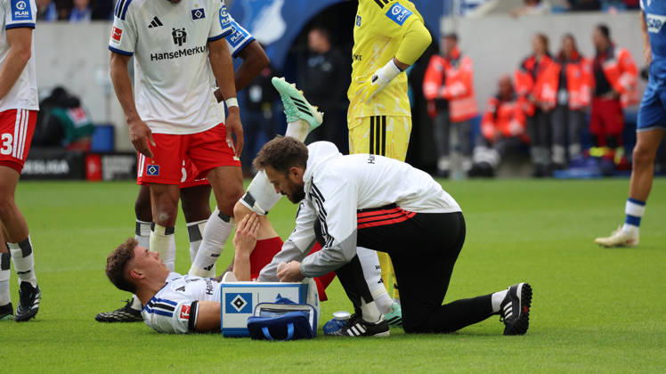 10.10.2026, xrekx, Fussball 1.Bundesliga, TSG 1899 Hoffenheim - Hamburger SV v.l. Nicolai Remberg (Hamburger SV) verletzt, Verletzung, Schmerz, Schmerzen, injured, injury, pain, pains (DFL DFB REGULATIONS PROHIBIT ANY USE OF PHOTOGRAPHS as IMAGE SEQUENCES and or QUASI-VIDEO) Sinsheim