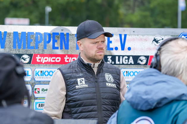 Deutschland: Fussball, 3. Liga, 8. Spieltag, Hänsch-Arena, Meppen, Emsland, Niedersachsen, SV Meppen vs. VfB Stuttgart U21, U 21 VfB Stuttgart II: Lucas Beniermann (Trainer, SV Meppen) im Interview Copyright: xMichelxWittex
