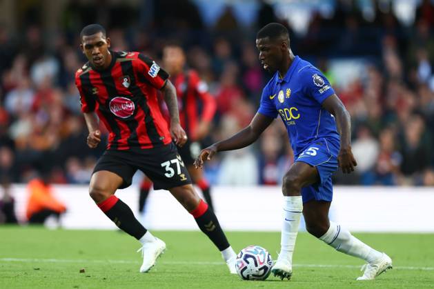Moises Caicedo of Chelsea under pressure from Rayan of AFC Bournemouth Chelsea v Bournemouth, Premier League, Football, Stamford Bridge, London, UK - 10 Oct 2026London Stamford Bridge United Kingdom EDITORIAL USE ONLY No use with unauthorised audio, video, data, fixture lists, club league logos or live services. Online in-match use limited to 120 images, no video emulation. No use in betting, games or single club league player publications. Copyright: xSimonxDael Shutterstockx 17206021y