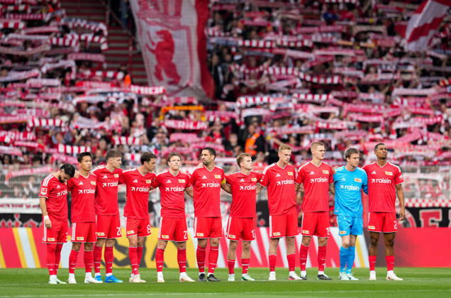 Die Spieler des 1. FC Union Berlin stehen vor Spielbeginn zusammen. GER, 1.FC Union Berlin vs SV Elversberg, 1. Bundesliga, 5. Spieltag, Saison 2026-27, Stadion An der Alten Foersterei, Berlin, 10.10.2026 DFL REGULATIONS PROHIBIT ANY USE OF PHOTOGRAPHS AS IMAGE SEQUENCES AND OR QUASI-VIDEO 1.FC Union Berlin vs SV Elversberg, 1. Bundesliga, 5. Spieltag, Saison 2026-27, 10.10.2026 Berlin Copyright: xEibner-Pressefoto ScottxColemanx EP_SCN