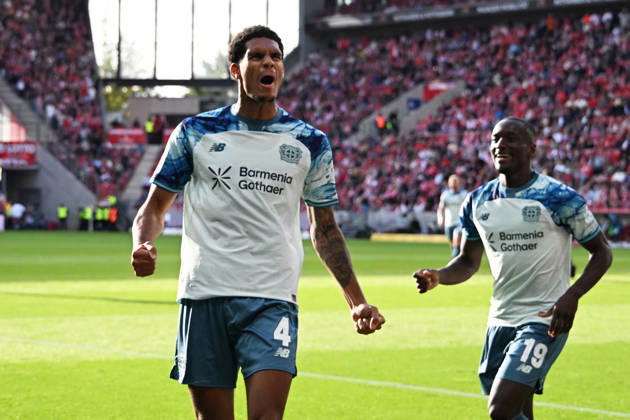 10.10.2026, xsltx, Fussball 1.Bundesliga, FSV Mainz 05 - Bayer 04 Leverkusen v.l. Torjubel nach dem Tor zum celebrating the goal celebrate 2:3 durch Jarell Quansah (Bayer 04 Leverkusen) (DFL DFB REGULATIONS PROHIBIT ANY USE OF PHOTOGRAPHS as IMAGE SEQUENCES and or QUASI-VIDEO) Mainz