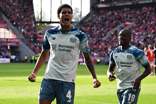 10.10.2026, xsltx, Fussball 1.Bundesliga, FSV Mainz 05 - Bayer 04 Leverkusen v.l. Torjubel nach dem Tor zum celebrating the goal celebrate 2:3 durch Jarell Quansah (Bayer 04 Leverkusen) (DFL DFB REGULATIONS PROHIBIT ANY USE OF PHOTOGRAPHS as IMAGE SEQUENCES and or QUASI-VIDEO) Mainz