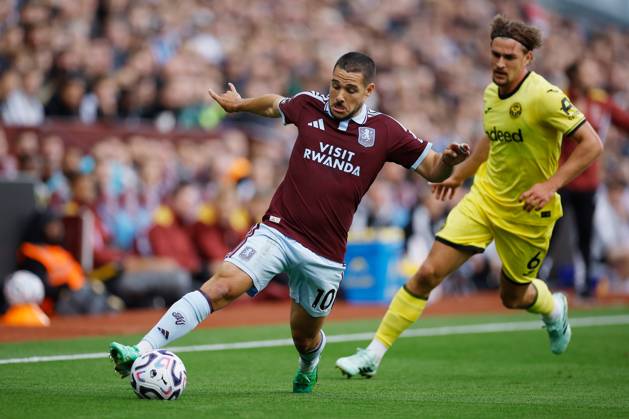 Emi Buendia of Aston Villa controls the ball whilst under pressure from Yehor Yarmolyuk of Brentford Aston Villa v Brentford, Premier League, Football, Villa Park, Birmingham, UK - 10 Oct 2026Birmingham Villa Park United Kingdom EDITORIAL USE ONLY No use with unauthorised audio, video, data, fixture lists, club league logos or live services. Online in-match use limited to 120 images, no video emulation. No use in betting, games or single club league player publications. Copyright: xWillxCooper Shutterstockx 17206322ac