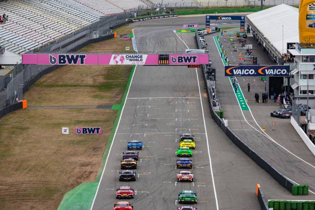 DTM, 15. + 16. Rennen Hockenheim 2026 16 McLaren 720S GT3 Evo, Dörr Motorsport: Timo Glock, 19 Lamborghini Temerario GT3, GRT Grasser-Racing-Team: Maximilian Paul, 36 Ford Mustang GT3, HRT Ford Racing: Arjun Maini - picture by Gruppe C Photography Sachsenring Germany Copyright: xGruppexCxPhotographyx