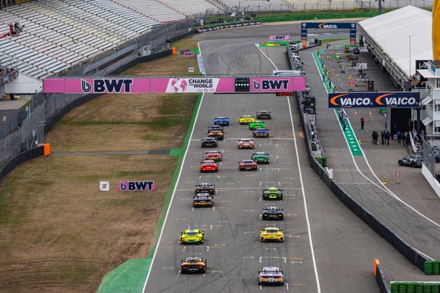DTM, 15. + 16. Rennen Hockenheim 2026 64 Ford Mustang GT3, HRT Ford Racing: Finn Wiebelhaus, 14 Ferrari 296 GT3 EVO, EMIL FREY RACING: Matteo Cairoli - picture by Gruppe C Photography Sachsenring Germany Copyright: xGruppexCxPhotographyx