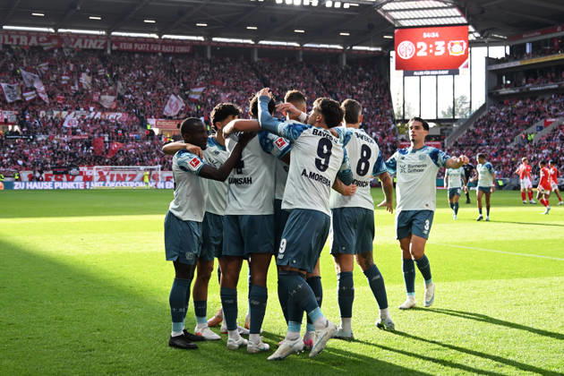 10.10.2026, xsltx, Fussball 1.Bundesliga, FSV Mainz 05 - Bayer 04 Leverkusen v.l. Torjubel nach dem Tor zum celebrating the goal celebrate 2:3 durch Jarell Quansah (Bayer 04 Leverkusen) (DFL DFB REGULATIONS PROHIBIT ANY USE OF PHOTOGRAPHS as IMAGE SEQUENCES and or QUASI-VIDEO) Mainz