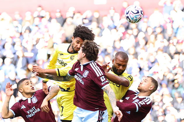 Aston Villa v Brentford, Premier League Kevin Schade of Brentford FC heads at goal during the Aston Villa v Brentford Premier League match at Villa Park, Birmingham, England on 10 October 2026 Credit: Ryan Crockett Every Second Media Editorial use only. All images are copyright Every Second Media Limited. No images may be reproduced without prior permission. All rights reserved. Premier League and Football League images are subject to licensing agreements with Football DataCo Limited. see https: www.football-dataco.com Copyright: xIMAGO EveryxSecondxMediax ESM-2212-0072 RyanxCrockettx xEveryxSecondxMediax