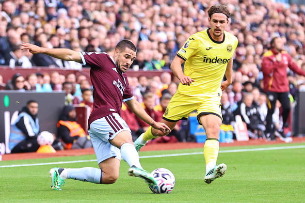 Aston Villa v Brentford, Premier League Emiliano Buendia of Aston Villa goes for the ball during the Aston Villa v Brentford Premier League match at Villa Park, Birmingham, England on 10 October 2026 Credit: Ryan Crockett Every Second Media Editorial use only. All images are copyright Every Second Media Limited. No images may be reproduced without prior permission. All rights reserved. Premier League and Football League images are subject to licensing agreements with Football DataCo Limited. see https: www.football-dataco.com Copyright: xIMAGO EveryxSecondxMediax ESM-2212-0074 RyanxCrockettx xEveryxSecondxMediax