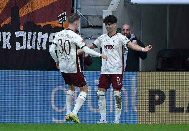 10.10.2026, xemx, Fussball 1.Bundesliga, FC Augsburg - Bayern München v.l. Rodrigo Ribeiro (FC Augsburg) Jubel, Torjubel, celebrate the goal, jubelt ueber das Tor zum 2:1 (DFL DFB REGULATIONS PROHIBIT ANY USE OF PHOTOGRAPHS as IMAGE SEQUENCES and or QUASI-VIDEO) Augsburg