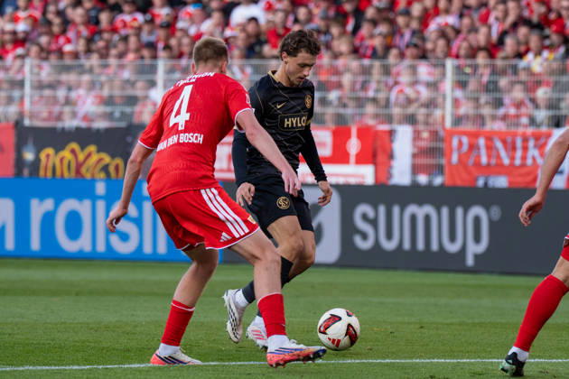 Deutschland: Fussball 1. Bundesliga, 5. Spieltag 2026 2027, 1.FC Union Berlin - SV Elversberg am 10.10.2026 in Berlin (Stadion An der Alten Försterei): Maurice Krattenmacher (SV Elversberg, 7) am Ball Copyright: xSvenxHeidmannx