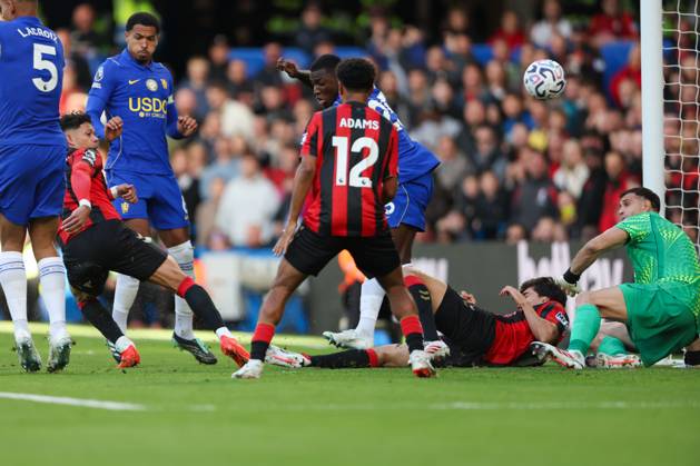 Evanilson of AFC Bournemouth scores his team s first goal of the match Chelsea v AFC Bournemouth, Premier League, Football, Stamford Bridge, London, UK, 10 10 2026, England - 10 Oct 2026London Stamford Bridge England United Kingdom EDITORIAL USE ONLY No use with unauthorised audio, video, data, fixture lists, club league logos or live services. Online in-match use limited to 120 images, no video emulation. No use in betting, games or single club league player publications.  Copyright: xHanc WiredxPhotos Shutterstockx 17207404ae
