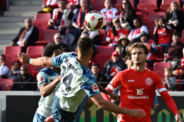 10.10.2026, xsltx, Fussball 1.Bundesliga, FSV Mainz 05 - Bayer 04 Leverkusen v.l. Jarell Quansah (Bayer 04 Leverkusen) Torschuetze, erzielt das Tor, Treffer, scores the goal 2:3 (DFL DFB REGULATIONS PROHIBIT ANY USE OF PHOTOGRAPHS as IMAGE SEQUENCES and or QUASI-VIDEO) Mainz