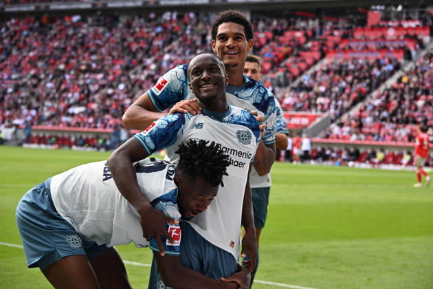 10.10.2026, xsltx, Fussball 1.Bundesliga, FSV Mainz 05 - Bayer 04 Leverkusen v.l. Torjubel nach dem Tor zum celebrating the goal celebrate 2:4 durch Moussa Diaby (Bayer 04 Leverkusen) (DFL DFB REGULATIONS PROHIBIT ANY USE OF PHOTOGRAPHS as IMAGE SEQUENCES and or QUASI-VIDEO) Mainz