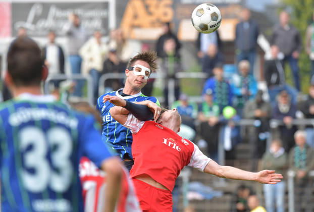 10.10.2026, GER, Fussball, Regionalliga West, Saison 2026 2027, 12. Spieltag, Ohlendorf Stadion im Heidewald, Gütersloh FC Gütersloh - SF Siegen 0 : 5 Jannik Borgmann (FC Gütersloh), Aktion, Einzelbild, Quer,
