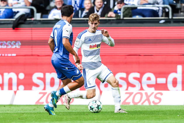 Fussball, 3.Liga Saison 2026 2027 8.Spieltag MSV Duisburg - TSG 1899 Hoffenheim II 10.10.2026, schauinsland-reisen-arena Diren Dagdeviren (Hoffenheim, 8) Dominik Kother (MSV Duisburg, 11) Duisburg schauinsland-reisen-arena Nordrhein-Westfalen Deutschland