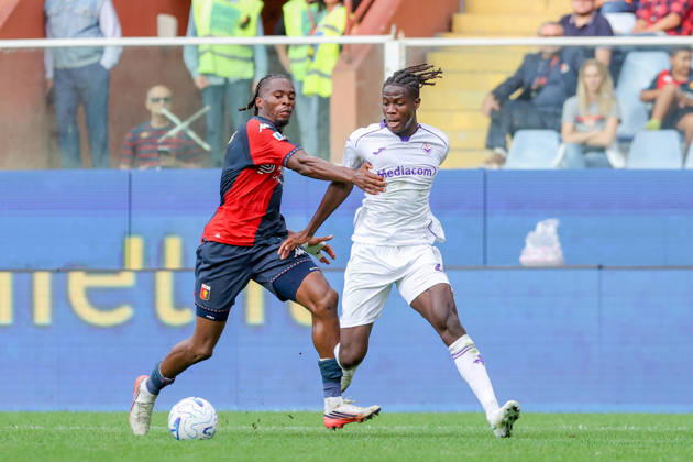 GenoaÕs Kingsley Ehizibue fights for the ball during the Serie A soccer match between Genoa and Fiorentina at the Luigi Ferraris Stadium in Genoa, Italy - Saturday, October 10, 2026. - Soccer .  Copyright: xTanoxPecoraro LaPressex