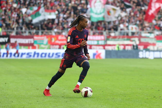 Michael Olise (FC Bayern Muenchen, 17), GER, FC Augsburg vs. FC Bayern Muenchen, Fussball, Bundesliga, 5. Spieltag, Saison 2026 2027, 10.10.2026, DFL DFB REGULATIONS PROHIBIT ANY USE OF PHOTOGRAPHS as IMAGE SEQUENCES and or QUASI-VIDEO, GER, FC Augsburg vs. FC Bayern Muenchen, Fussball, Bundesliga, 5. Spieltag, Saison 2026 2027, 10.10.2026 Augsburg Copyright: xEibner-Pressefoto JennixMaulx EP_JML