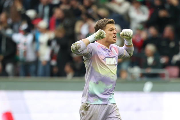 Finn Dahmen (FC Augsburg, 01) bejubelt das Tor zum 2:1, Jubel, Emotionen, GER, FC Augsburg vs. FC Bayern Muenchen, Fussball, Bundesliga, 5. Spieltag, Saison 2026 2027, 10.10.2026, DFL DFB REGULATIONS PROHIBIT ANY USE OF PHOTOGRAPHS as IMAGE SEQUENCES and or QUASI-VIDEO, GER, FC Augsburg vs. FC Bayern Muenchen, Fussball, Bundesliga, 5. Spieltag, Saison 2026 2027, 10.10.2026 Augsburg Copyright: xEibner-Pressefoto JennixMaulx EP_JML