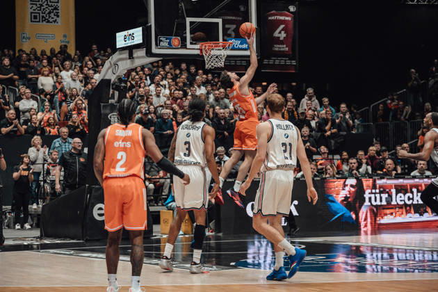 easyCredit Basketball Bundesliga, 5. Spieltag, Niners Chemnitz -Bayern München 10.10.2026 ab 16:00 Uhr Chemnitz, Chemnitz Arena Im Foto: 01 Phlandrous Fleming JR, 03 MarJon Beauchamp, 21 Justus Hollatz, 25 Ben Burnham easyCredit Basketball Bundesliga, 5. Spieltag, Niners Chemnitz - Bayern München Chemnitz Sachsen Deutschland Copyright: xEHLxMedia MichelxKöhlerx 20261010-Niners-Chemnitz-Bayern-M__nchen-007